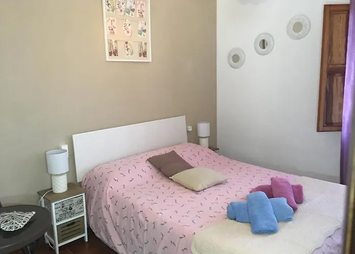 Casa Rural Paloma B&B ベナハラフェ